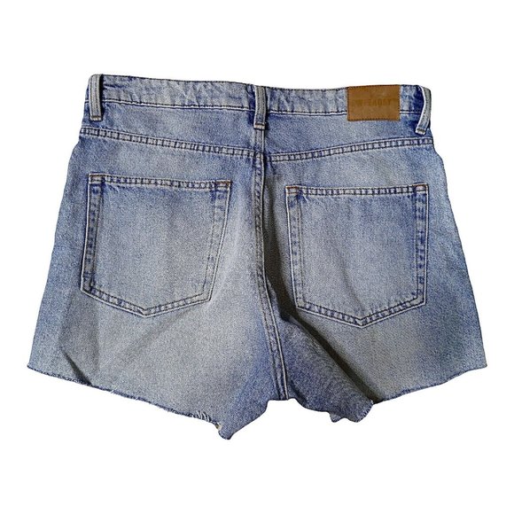 Weekday Brand Denim Row Jean Shorts In Spring Blue Raw Hem SZ 40 US 8 High Rise - Picture 3 of 12